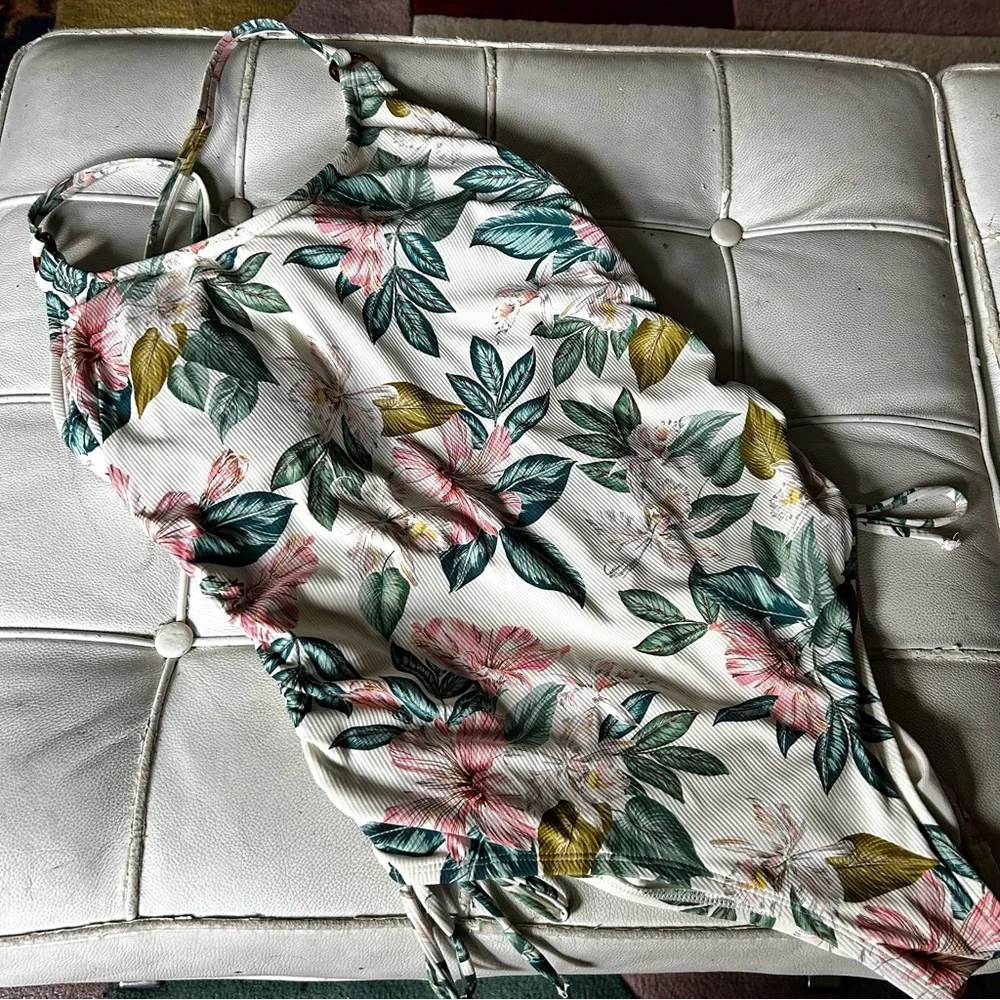 Palisades beach club Floral One-Piece Swimsuit sz Med good condition - Picture 1 of 5